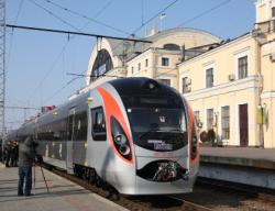 «Укрзализныця» вынудит украинцев пользоваться поездами Hyundai