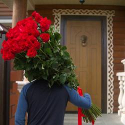 Flowers.ua повернулись: сервiс доставки квiтiв та подарункiв повернувся до роботи