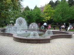 Донецьким фонтанам улаштували «тест-драйв»