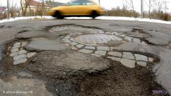 Почти половина украинцев разочарованы состоянием дорог - опрос