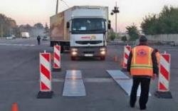 вантажівки руйнують українські дороги