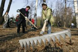  Харьковчане пожертвовали выходым ради уборки города