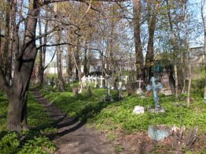   Комунальники Запоріжжя згадали про кладовища