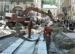 ЕБРР поможет Львову отремонтировать дороги вдоль трамвайных путей  