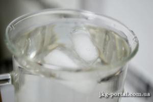 вода