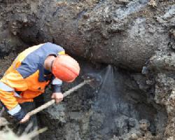 Запорожская власть берет на себя ремонт водовода в Днепрорудном